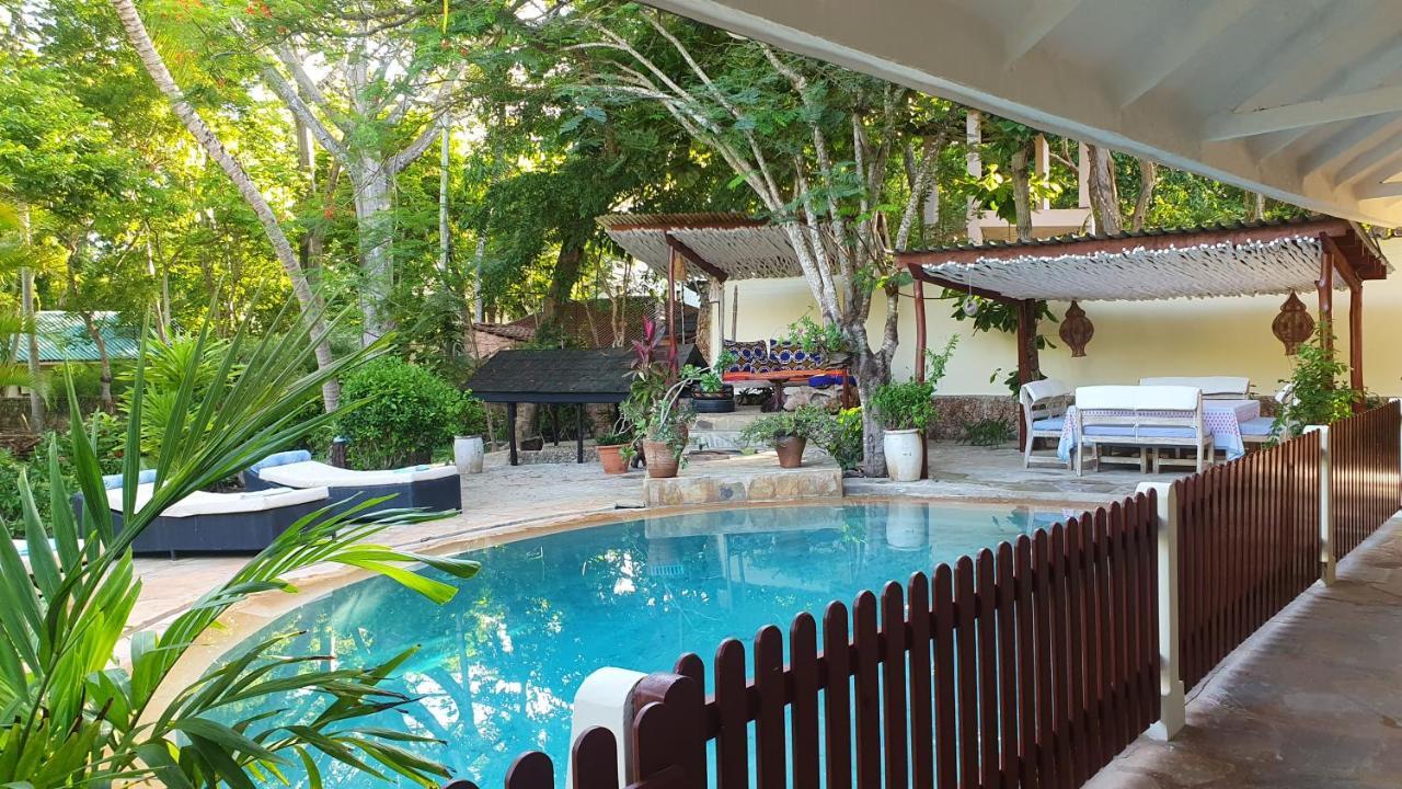 Bed and Breakfast Mami Wata House à Kwale Extérieur photo